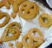 pretzel-shapes